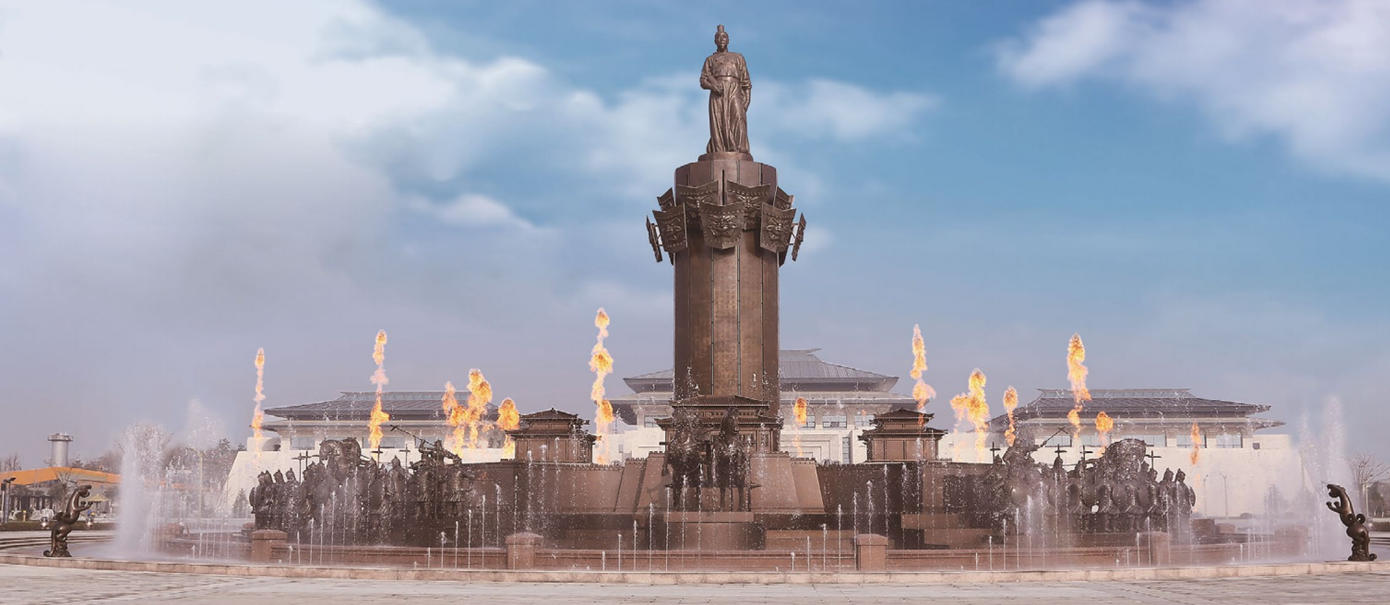 《孫武頌》動(dòng)感雕塑依據(jù)孫子軍事文化思想，采用現(xiàn)代雕塑藝術(shù)設(shè)計(jì)而成。該動(dòng)感雕塑運(yùn)用了先進(jìn)的數(shù)字技術(shù)，采用激光、音響、焰火、水霧、轉(zhuǎn)動(dòng)、燈光、噴泉等有機(jī)組合，生動(dòng)演繹了古代戰(zhàn)爭(zhēng)場(chǎng)面，場(chǎng)景高潮迭起、五彩繽紛、雄渾博大、震撼人心，是目前科技含量最高、工藝最復(fù)雜、藝術(shù)效果最佳的景觀動(dòng)態(tài)雕塑典范。.jpg
